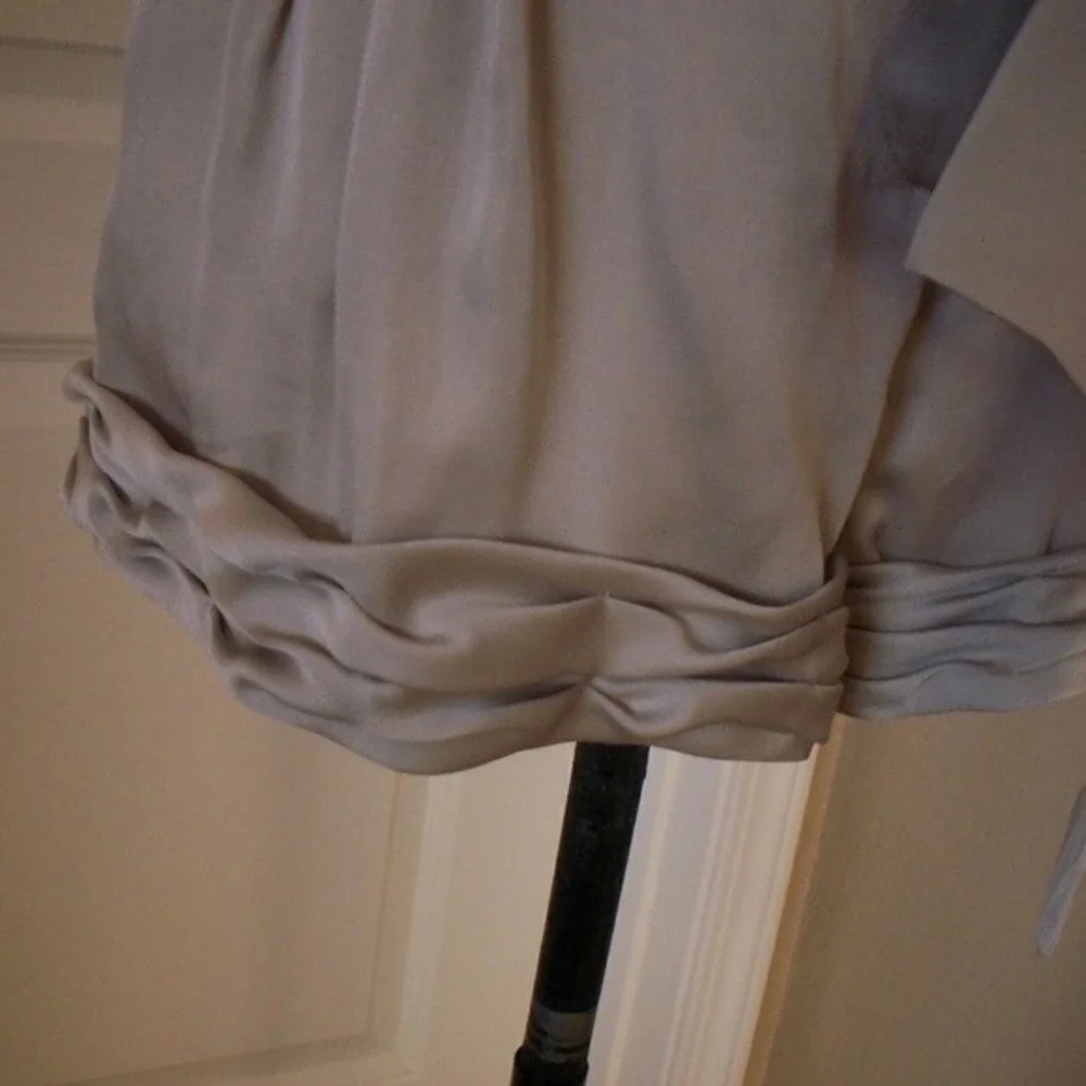 BCBGMAXAZRIA SHORTS BELTED BEIGE SIZE 12 WOMENS 12 NWOT